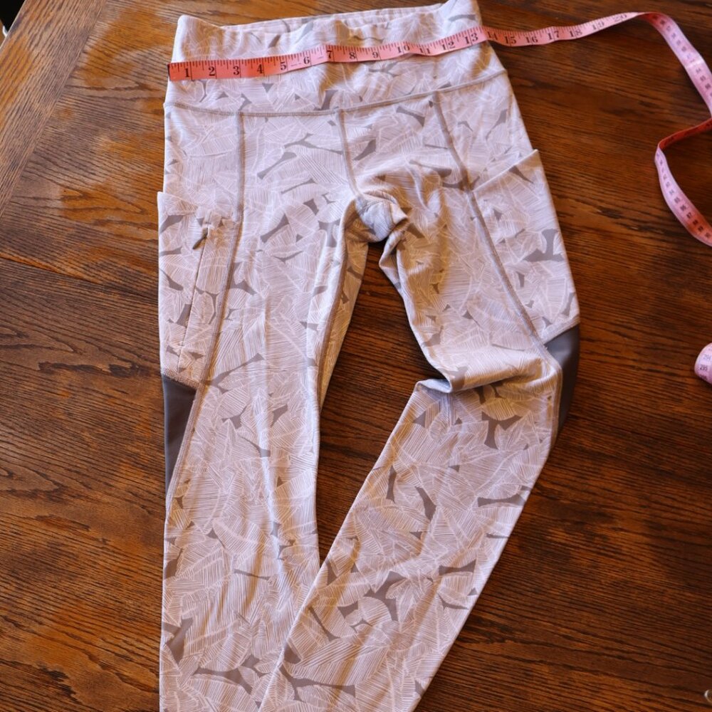 Women's Athleta Up For Anything 7/8 Leggings sz S